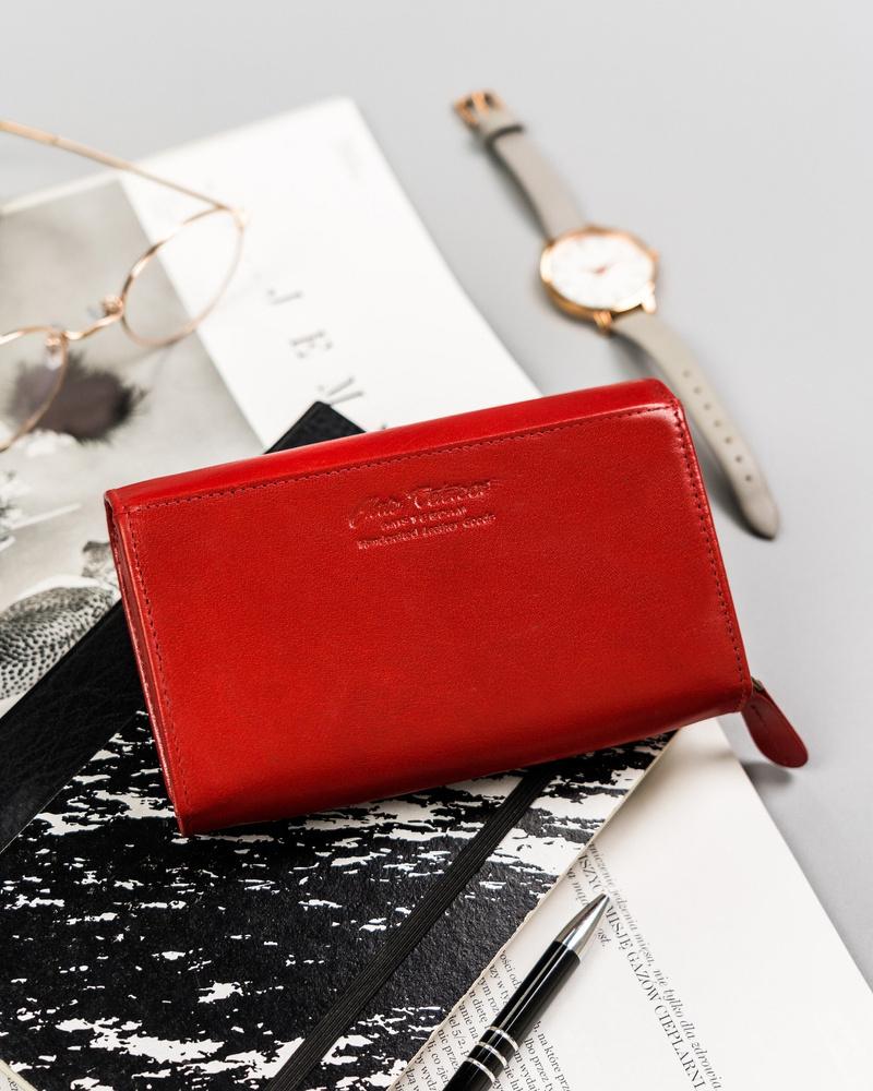 Classic, Leather Women's Wallet with a Snap Closure - Peterson