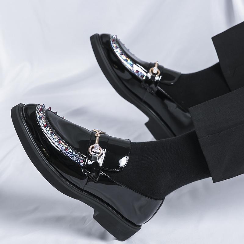 Men's shoes large size Chelsea loafers size 46 men's glossy riveted leather shoes men's British style single shoes