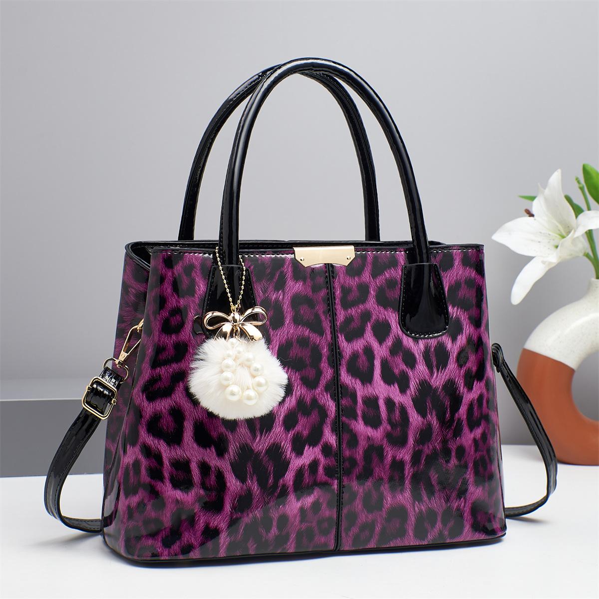 Новая персонализированная сумка на одно плечо с леопардовым принтом 2025 года модная повседневная и трендовая модель для женщин фиолетовый 2980₽
