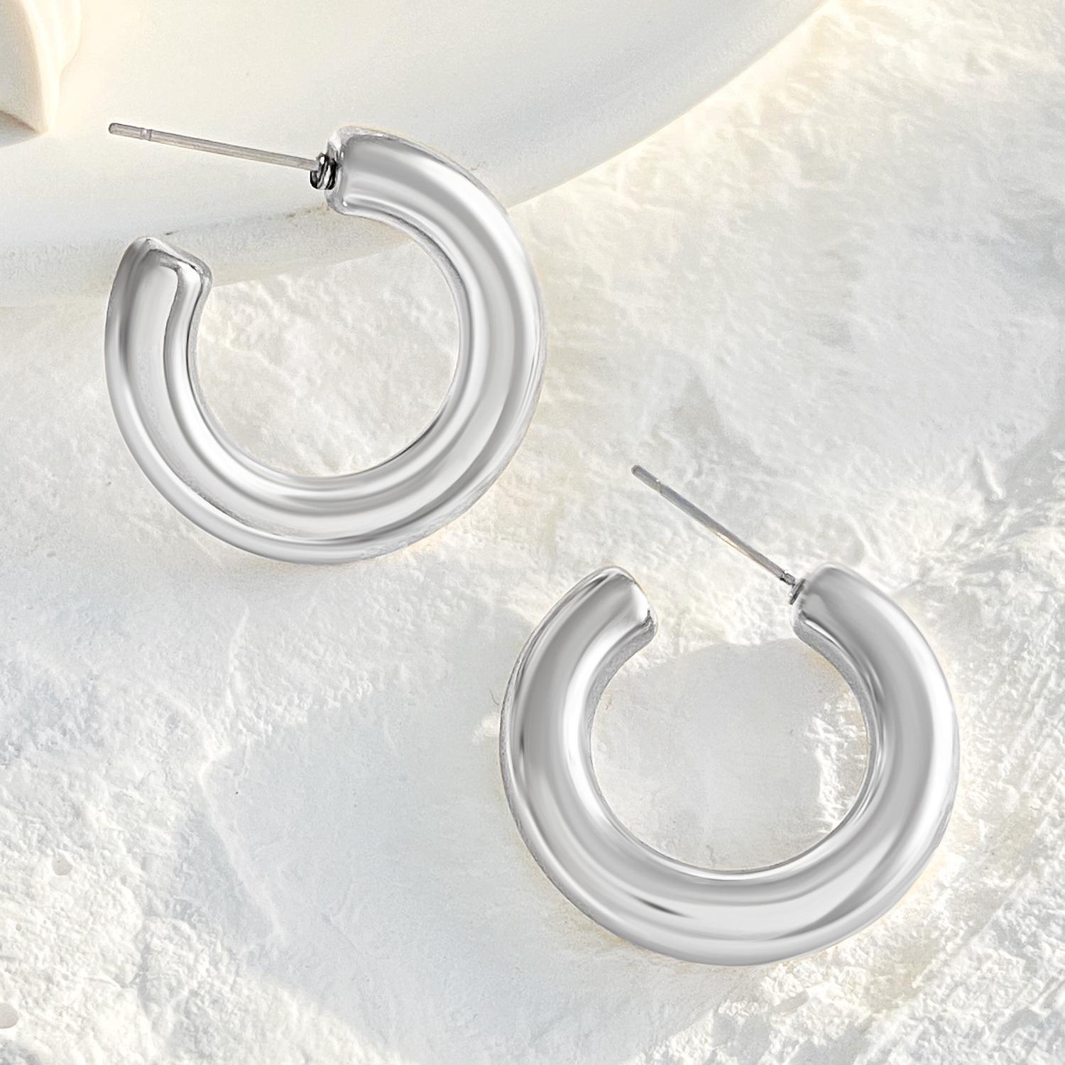 

Retro Water Drop Alloy Stud Earrings with Punk Style Ear Cuffs for Women