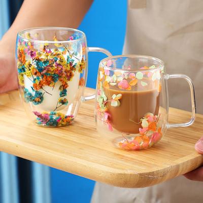 Dvojstenný sklenený hrnček 350 ml Tepelne odolný Kvetinový Hrnček na kávu a čaj Izolovaný hrnček na horúce a studené nápoje Cappuccino Latte Espresso Džús