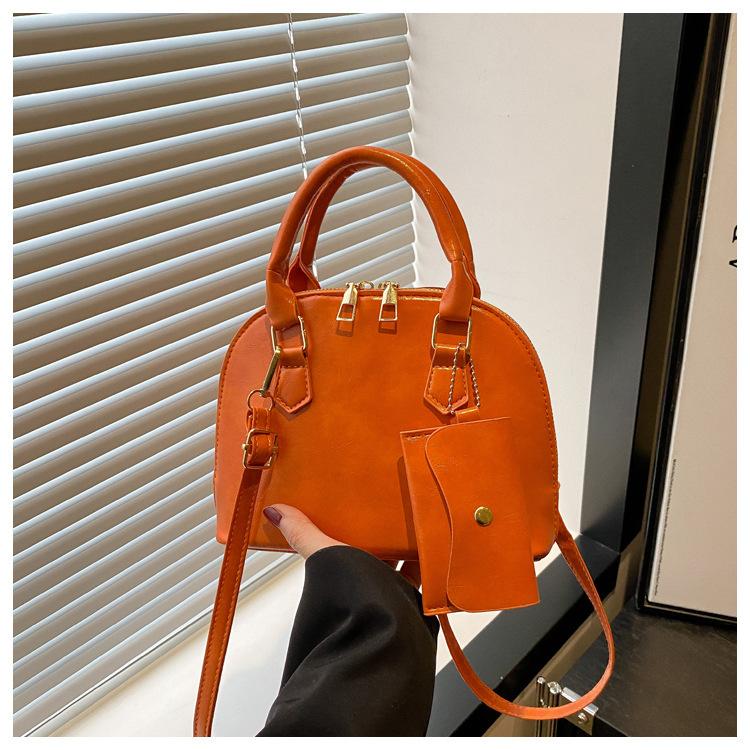 Fashion Retro Versatile Shell Bag 2025 New Bags Summer Trend Versatile Shoulder Bag Simple Messenger Women's Bag Bag