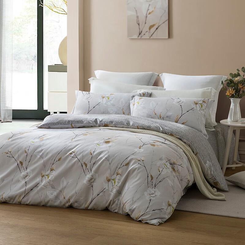 LOVO Skin-friendly Breathable 4-Piece Bedding Set