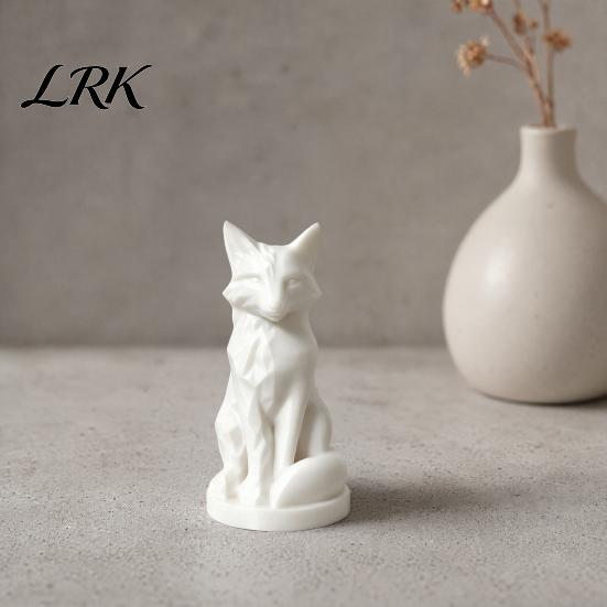 Contemporary Art Decoration Geometric Faceted Fox Figurine, 3D Printed Sitting Statue, Modern Sculpture Sculpture, Collectable Desktop Ornament