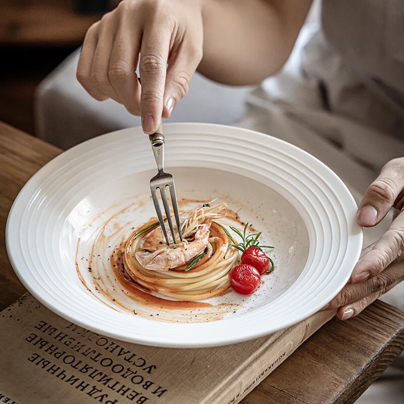 Minimalist Ceramic Straw Hat Style Dinner Plate 8.7 inch