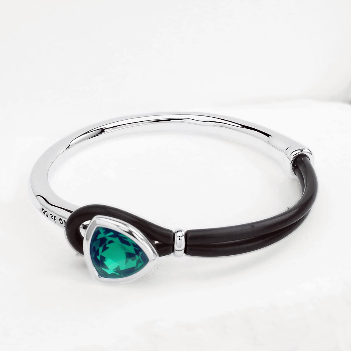 UNOde50 Triangle Leather Cord Bracelet: Unisex Simple Design Jewelry