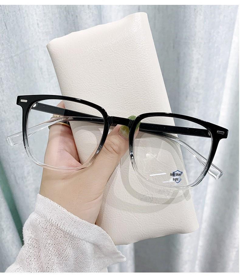 Stylish Retro Eyeglass Frames for Nearsightedness, Unisex Plain Glasses with Anti-Blue Light Protection