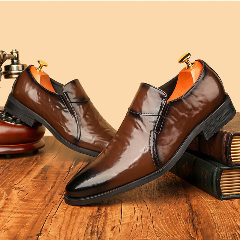 Designer Fashion New Men Pointed Slip On Loafter Glossy Black Brown Patent Leather Casual Shoes Male Formal Dress Footwear