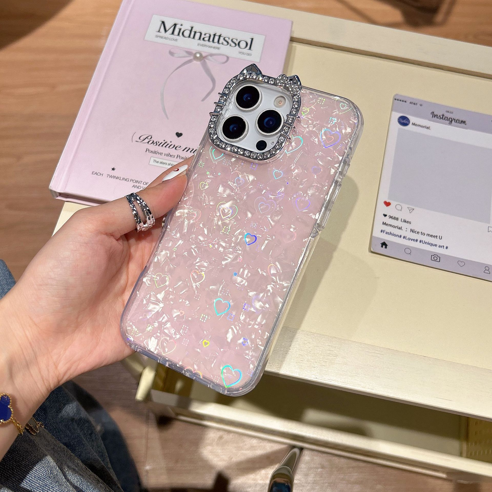 

Shell Pattern Heart Rhinestone Compatible with iPhone 17 Pro Max Case Apple 16 New Cat Ear 15/14 17air(without Packaging