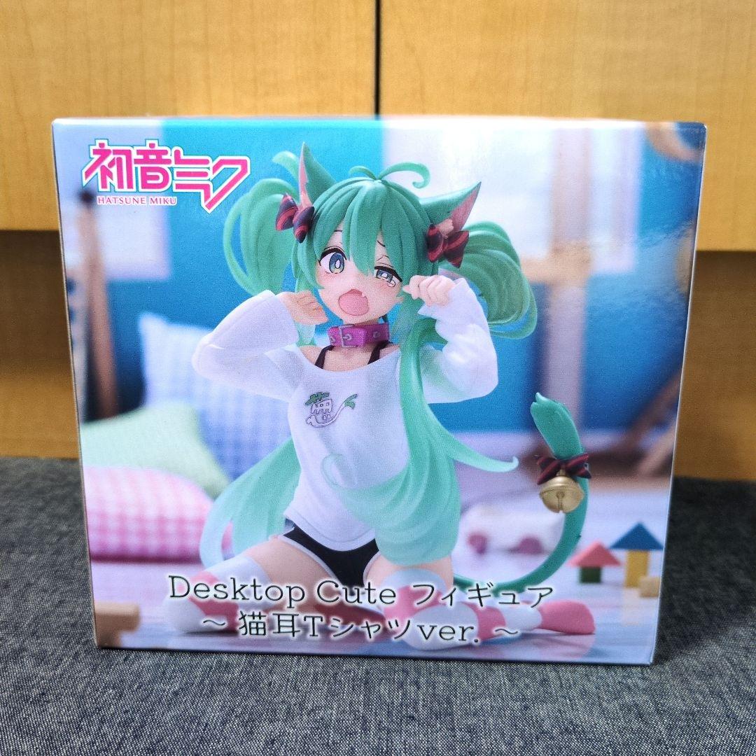 

[Б/У] Футболка с кошачьими ушками Хатсунэ Мику