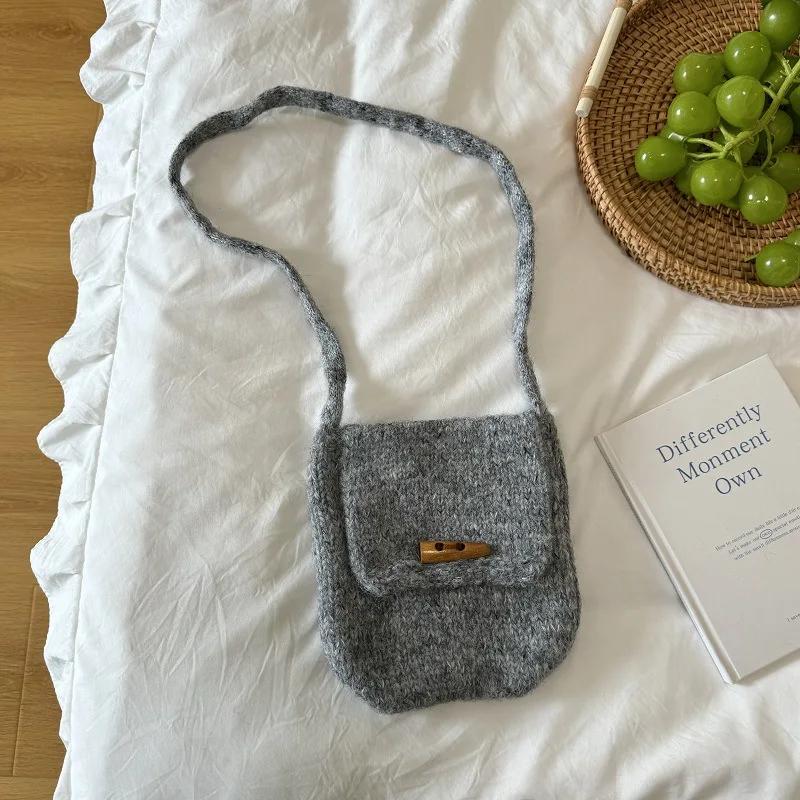 Horn Buckle Knitted Crossbody Bag Vintage Autumn Winter Mobile Phone Case for Women Fashion Mini Purse Korean INS Style Bag
