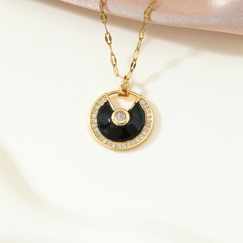 Titanium Steel Round Necklace Women'S High-End Retro Classic Trendy Temperament Inlaid Geometric Pendant Accessories