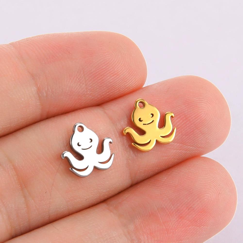 

Teamer 5pcs/lot Africa Pendant for Necklace Bracelet Stainless Steel Charms for Jewelry Making Bear Paw Flower Jewelry Findings Silver