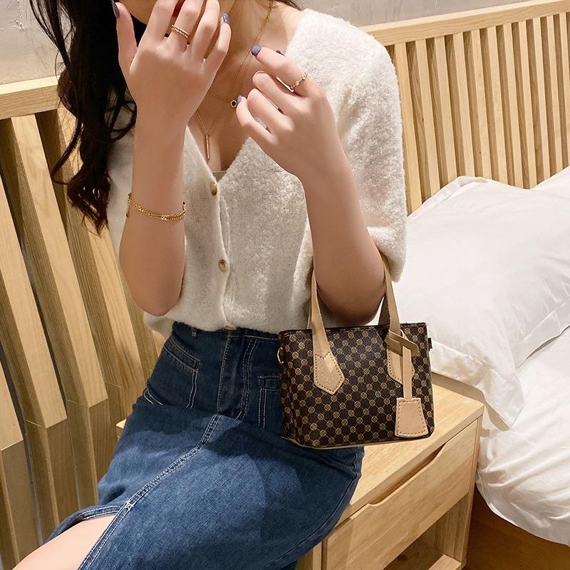 Retro Printed Portable Bucket Bag Versatile Texture Large Capacity Shoulder Crossbody Women's Bag