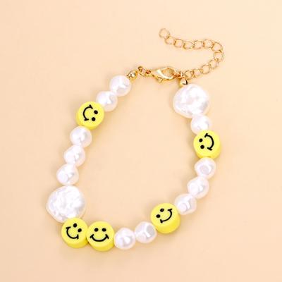 Grand bracelet plat spécial en forme de perle smiley pour femmes, tempérament simple, nouveaux bijoux en argile polymère souple.