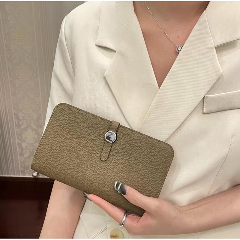 Luxusní pravá kůže Dámské Peněženky Dlouhá Hovězí Peněženka Velkokapacitní Zlatá Stříbrná Hasp Taška Spojka Značka Design Ladies Billfold