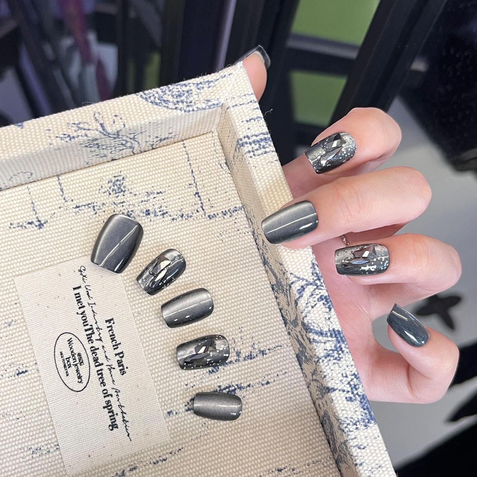 

Premium Cat Eye Starry Sky Diamond Press-on Nails, 10-Piece Set XS Glue Version