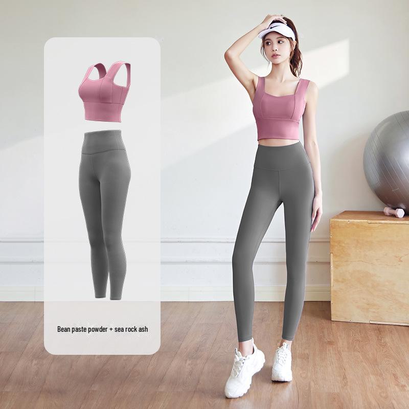 "Juyitang Peach Yoga Set: Shockproof Medium Support for Indoor Running & Fitness"