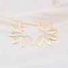 Hollow Flower Smooth Metal Golden Drop Earrings for Women Personality Fashion Geometry Charm Ear Jewelry Pendientes