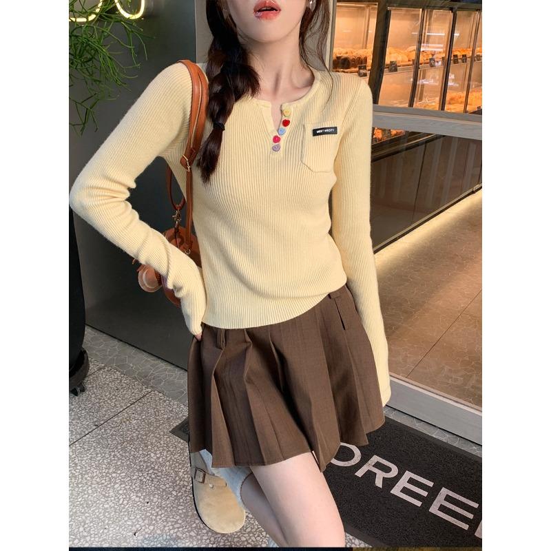 

Yellow knitted sweater women s new spring and autumn v-neck bottoming shirt long-sleeved inner with autumn and winter sweater design top One size fits all [recommended 80-60kg]