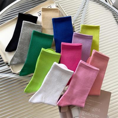 Unisex Mid-Tube Elastische Sport-Baumwollsocken - Bequem, farbenfroh, All-Match-Design