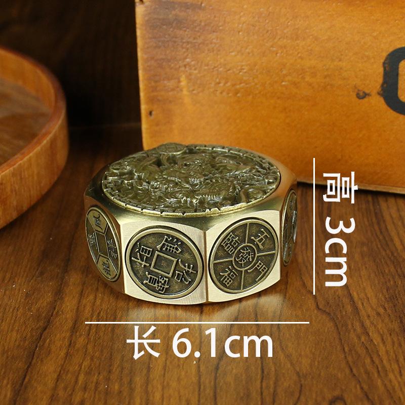 

Eight-sided transfer of money, ten-sided transfer of dragon handles, brass process decompression, Rubik s cube creative engraving, high-end