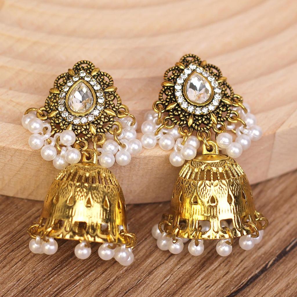 Boucles d'oreilles ethniques européennes-américaines bohèmes à strass et clochettes perlées - Style rétro audacieux