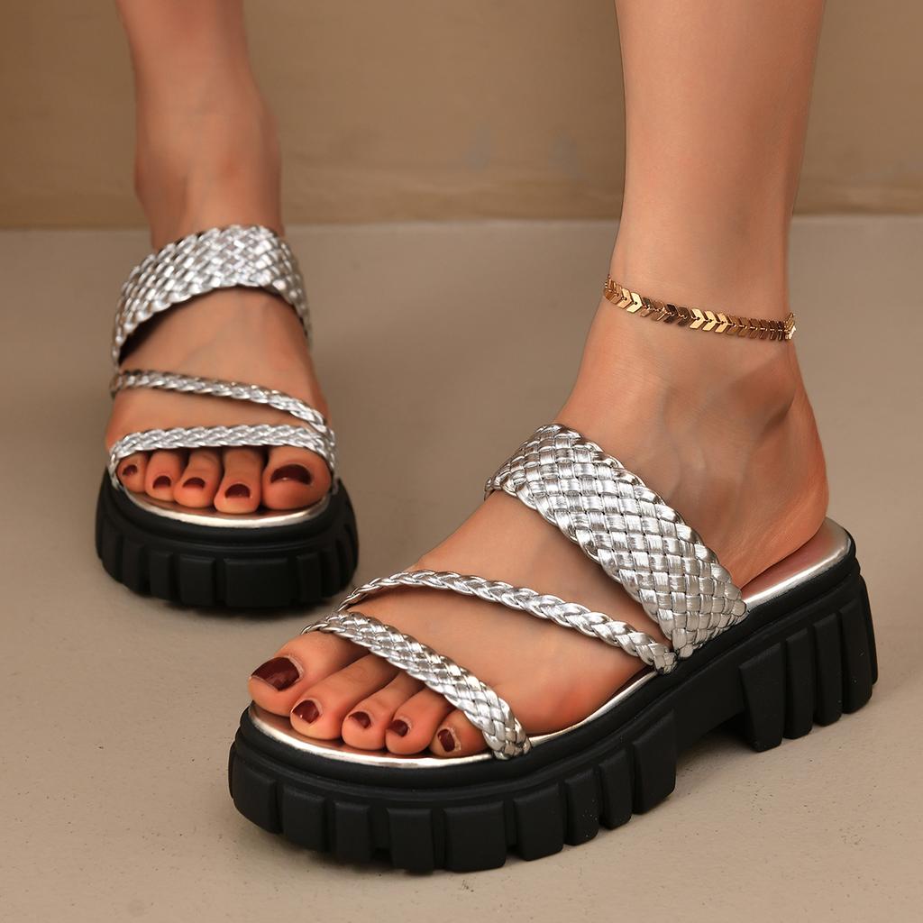 Women Slippers Trend Luxury Platform Slippers Woman Fashion Wedge Sandals Thick Sole Non Slip Beach Shoes Plus Size Slides Women