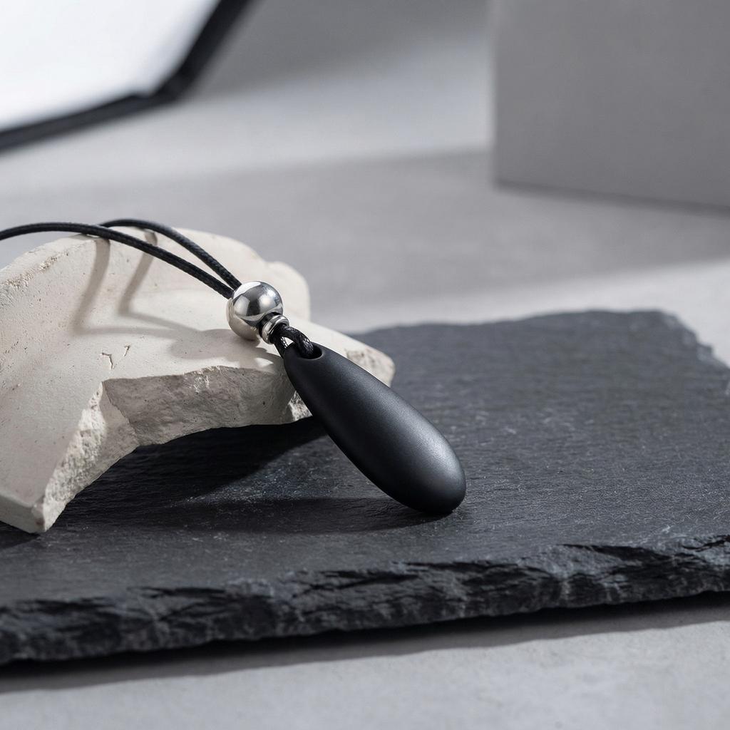 Popular U-Shaped Horseshoe Pendant Necklace for Women Punk Adjustable Geometric Black Leather Rope Necklace Fine Accessories