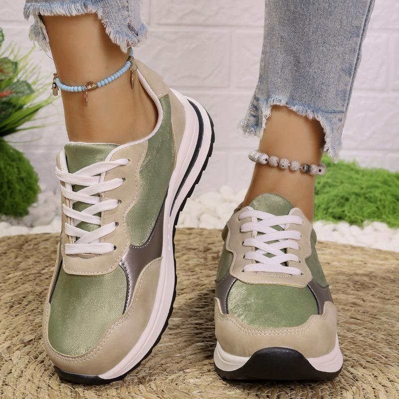 Large size slope heel platform sports and leisure shoes women's new fashion splicing four-season single shoes