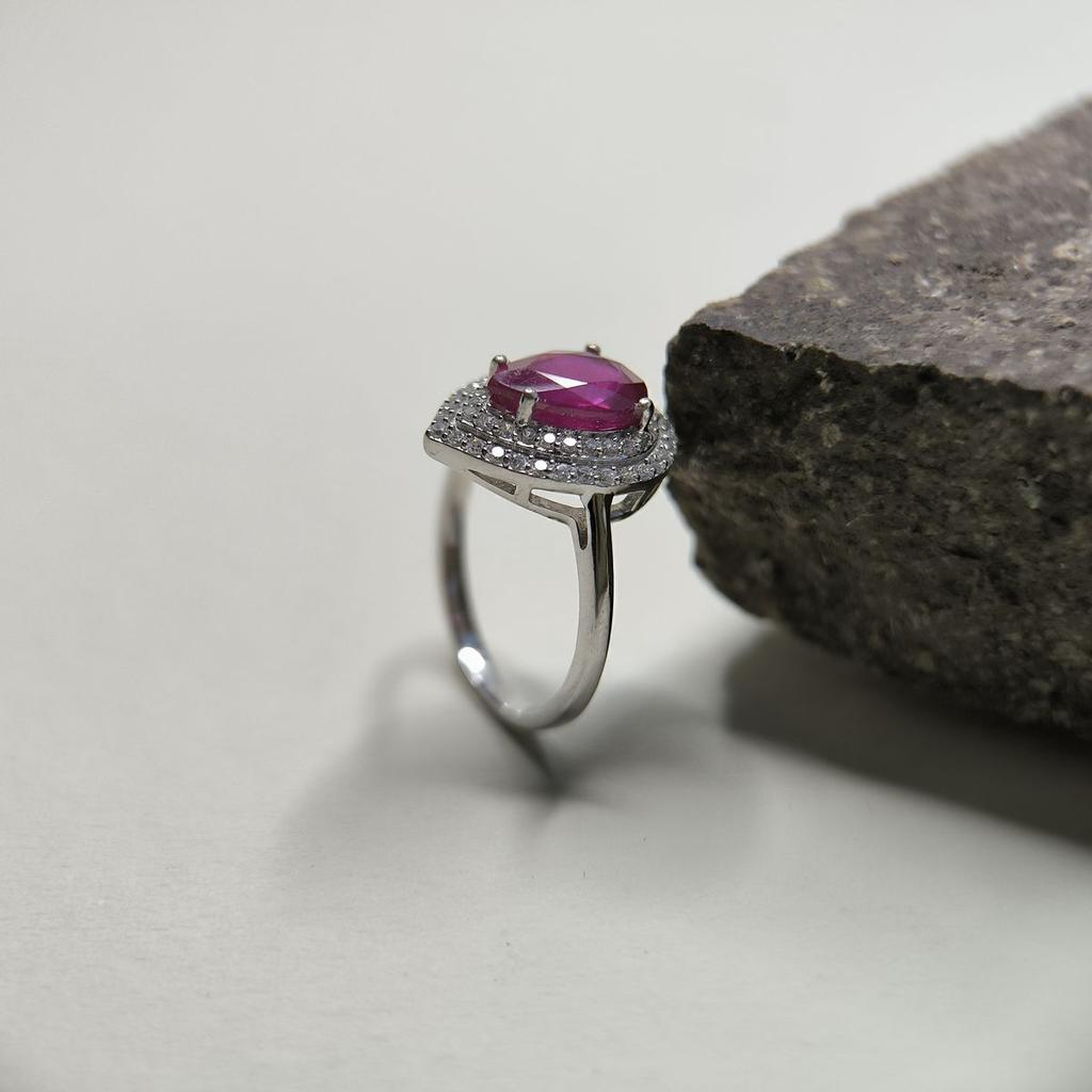 Silver Ring with a Natural Ruby 3.013ct, Item Weight 3.69 G (2182429)