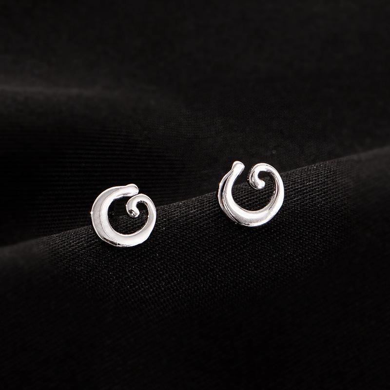 Banyan Tree S925 Silver English Alphabet Earrings for Women - Small, Comfortable, Single Earrings for Sleeping
