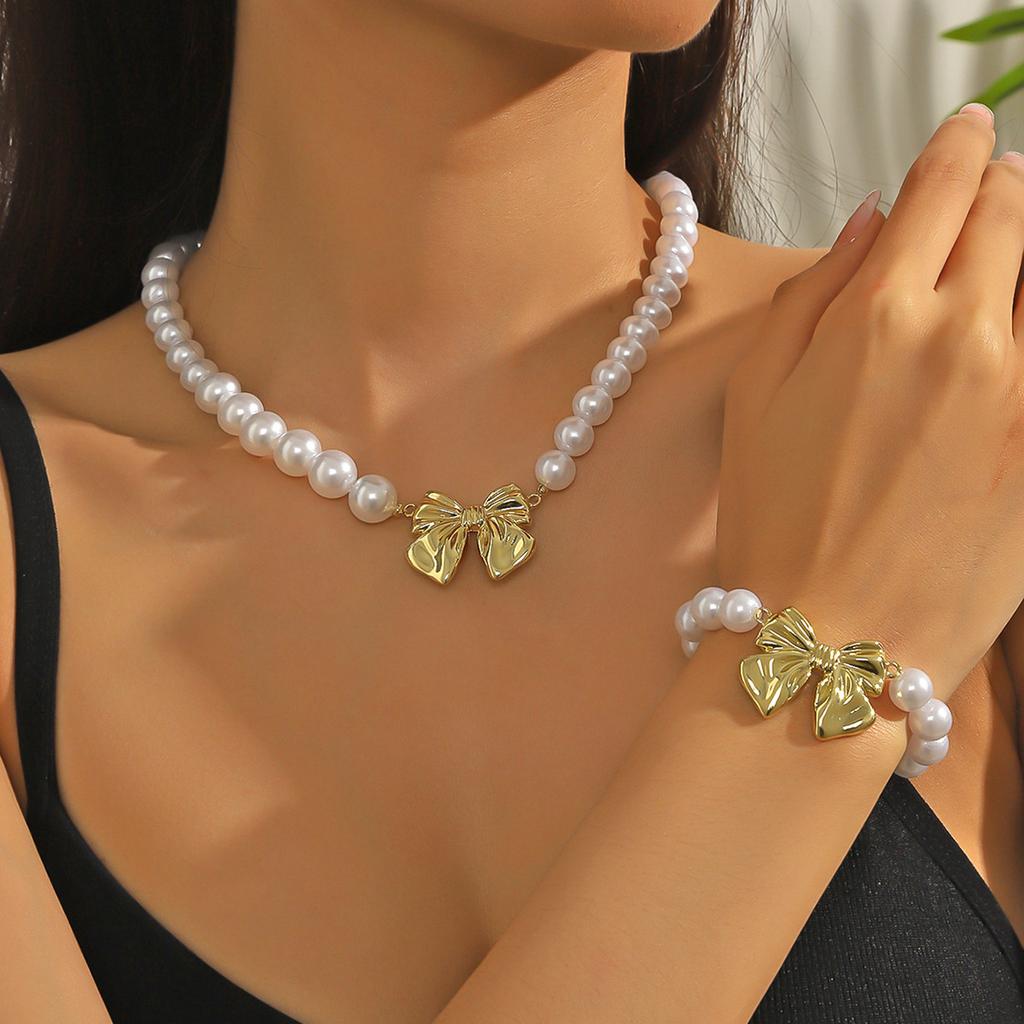 Necklace Women's Versatile Premium Sense, Alloy Bow Pearl Necklace