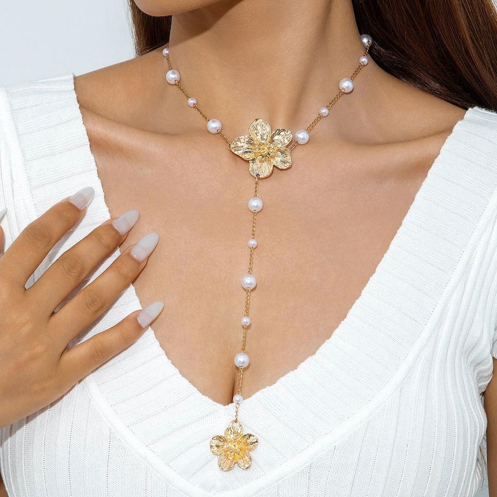 Accessories, alloy flower fringed exaggerated necklace, vintage temperament pearl necklace