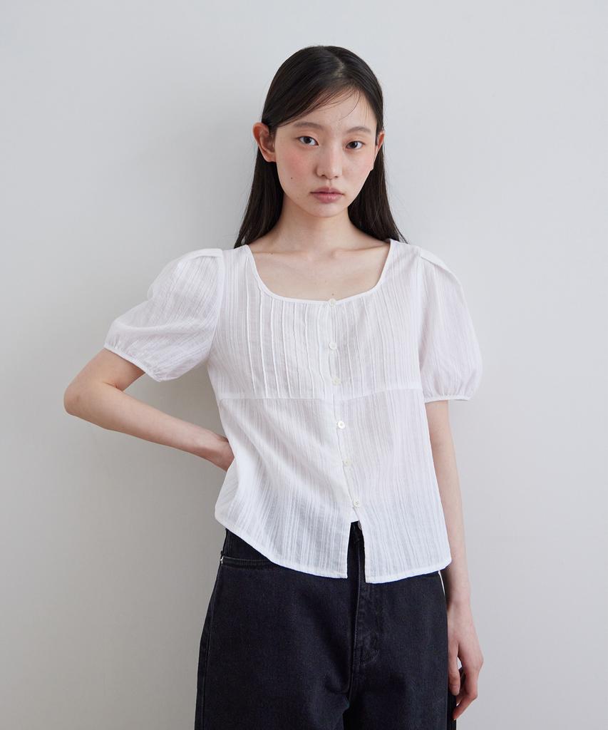 STEP AROUND Tuck Detail Puff Blouse_White
