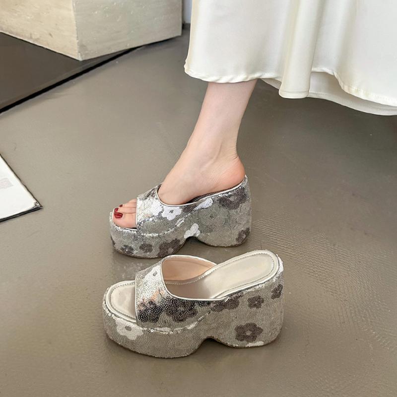 Fashion Slippers Women Summer On A Wedge Luxury Slides Shoes Flower Platform Pantofle Designer 2025 Floral Bling Fashion Shoes Woman's S
