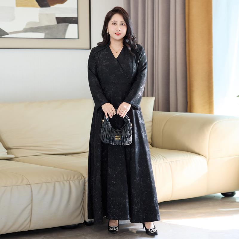 2026 Spring Plus Size Women's V-Neck Long Sleeve Slimming Wide Hem Dress