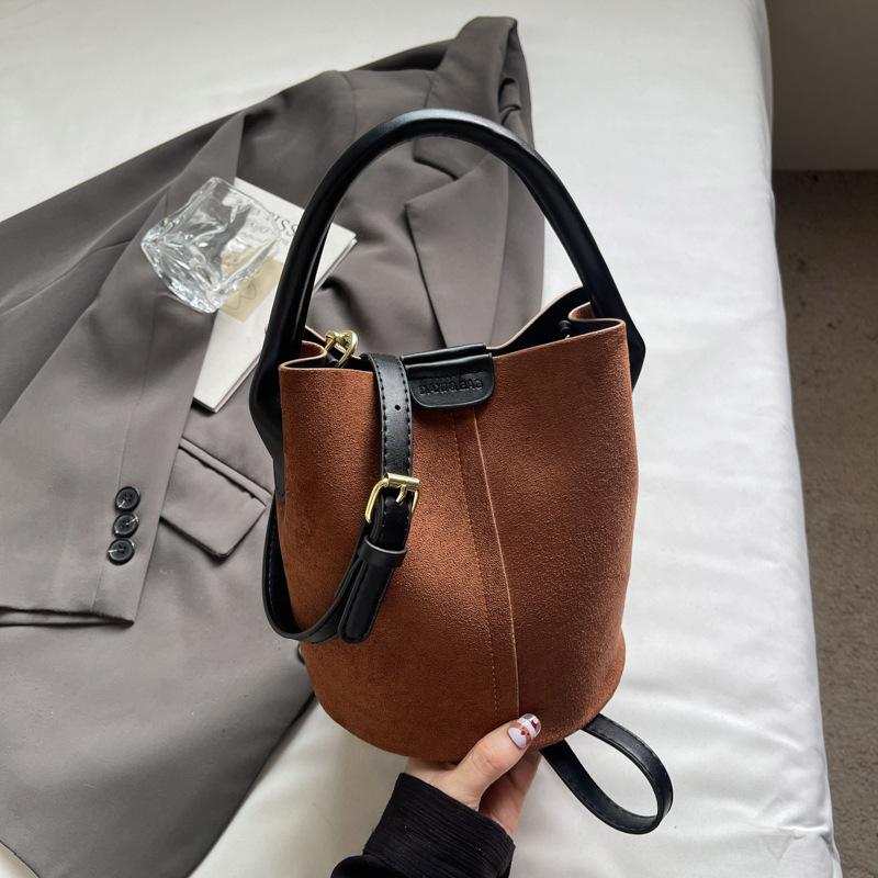 Frosted bucket bag women's 2025 autumn new fashion commuter handbag retro suede shoulder messenger bag