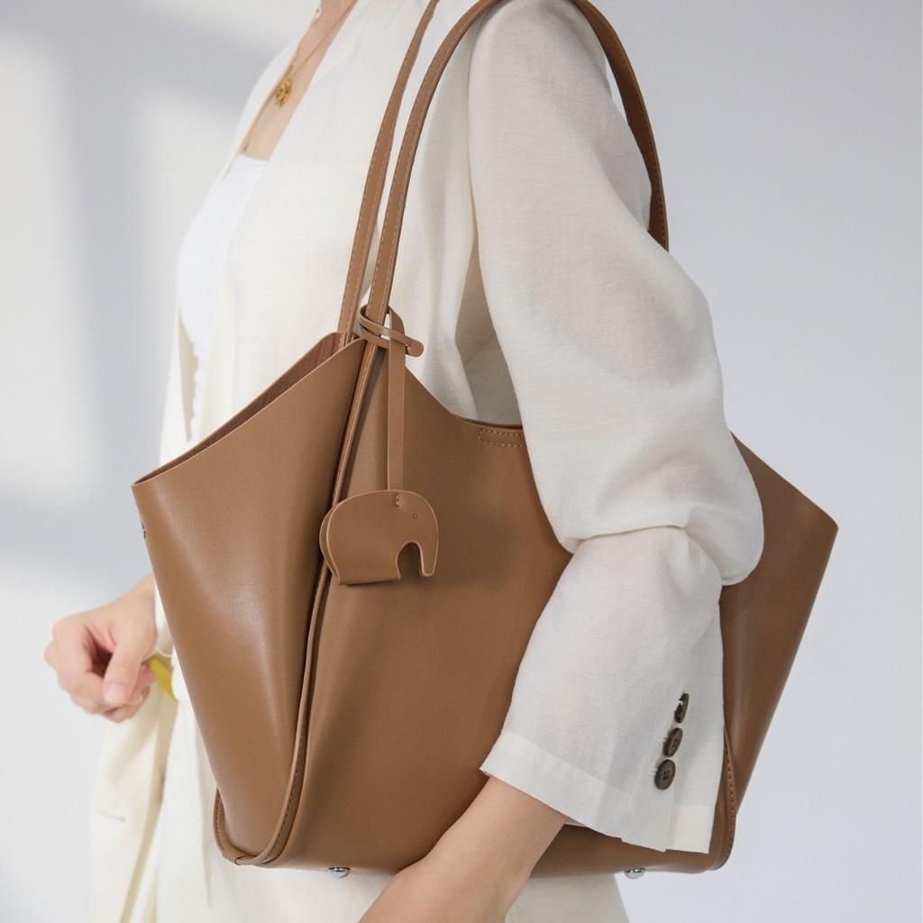 Velká kožená taška Tote z hovězí kůže, Módní a luxusní, Jednoduchá měkká kožená taška Tote na jedno rameno pro dojíždění