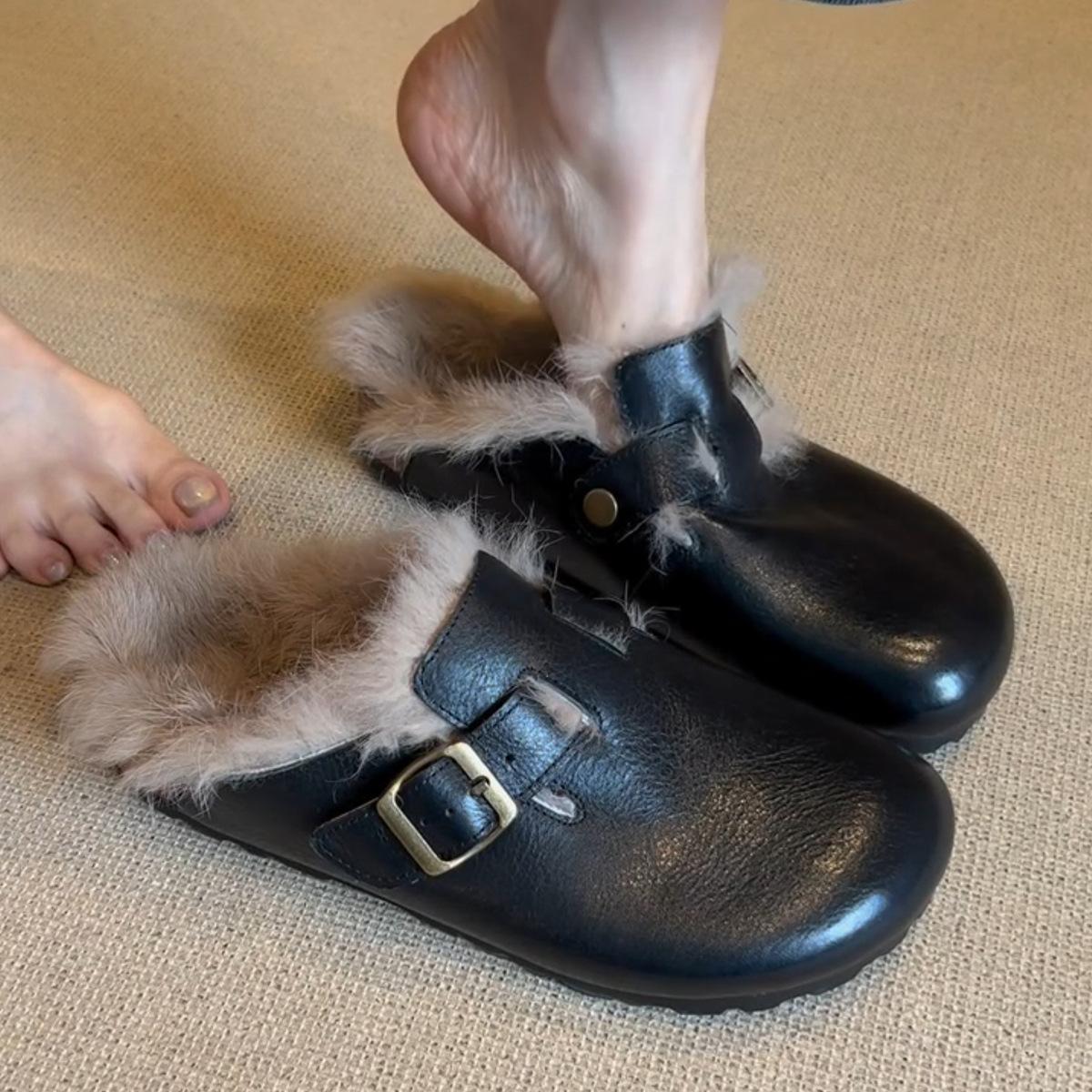 

Версия из овчины~ Ленивые пушистые биркенштоки на одной педали, женские, ретро-бархатный верх, теплые полутапочки, универсальная хлопковая обувь 40 чёрный