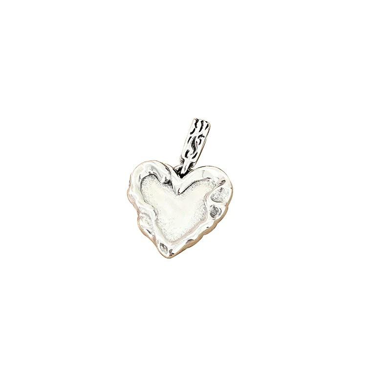 High-End Retro Heart Pendant Necklace for Women, Fashionable Clavicle Chain, Internet Celebrity Style