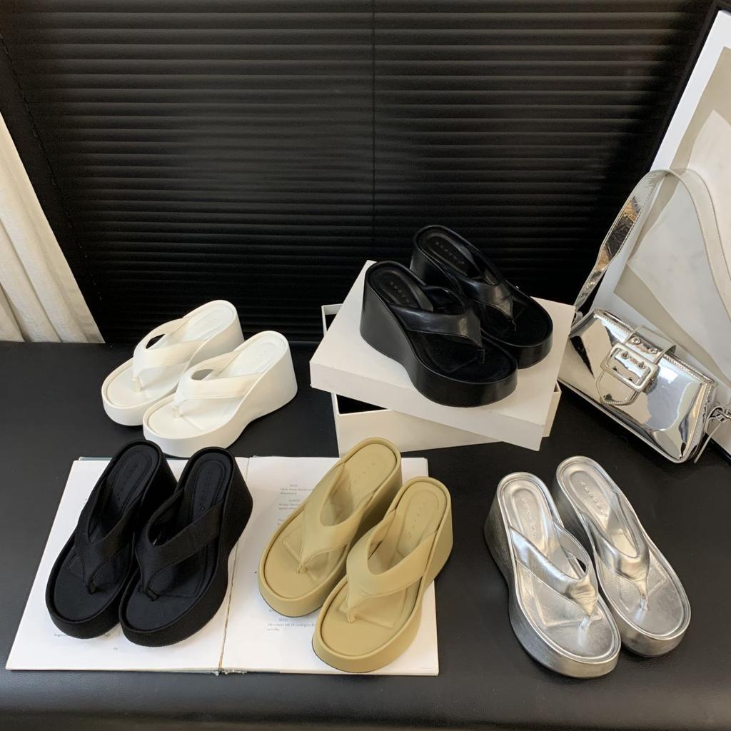 2025 new high-heeled flip-flops women's summer wear wedge heels pinch feet fashion cool slippers thick-soled non-slip beach shoes