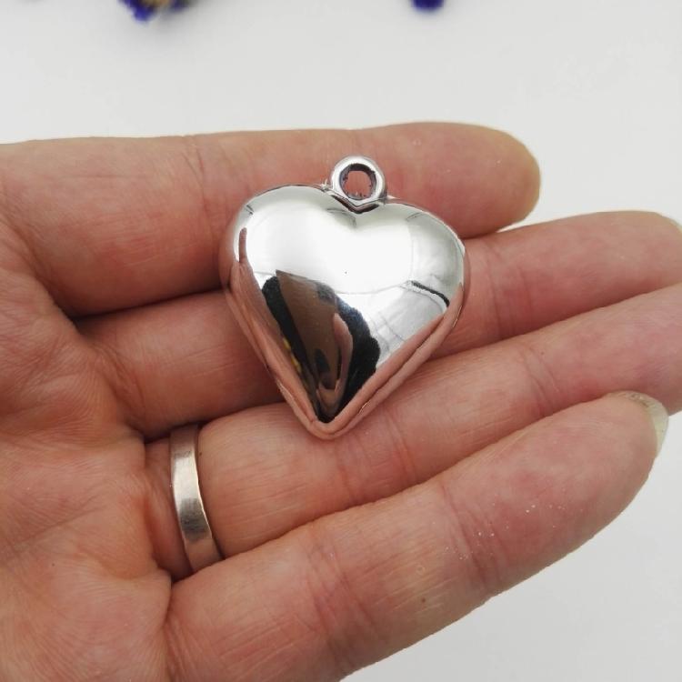 10 Pcs Heart Charm Pendants Plastic Beads Heart Charm for DIY Necklace Bracelet