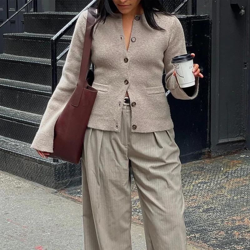 Ležérní pletený kardigan pro ženy Jednobarevný Slim O-výstřih Dlouhý rukáv Jednořadé zapínání Kapsa Dámské kabáty 2024 Podzim Nové Dámské pleteniny