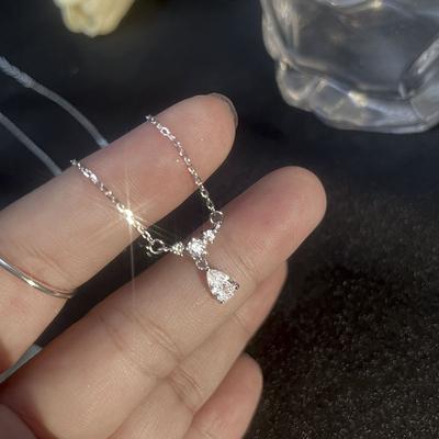 New Year's New Water Drop Necklace for Women's Light Luxury Niche Design and Temperament Daily Commuting