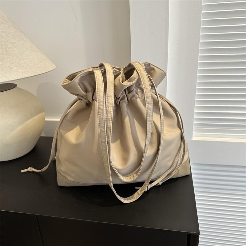 Trendy Street Style Bucket Bag For Women Winter Large Capacity White Shoulder Bag