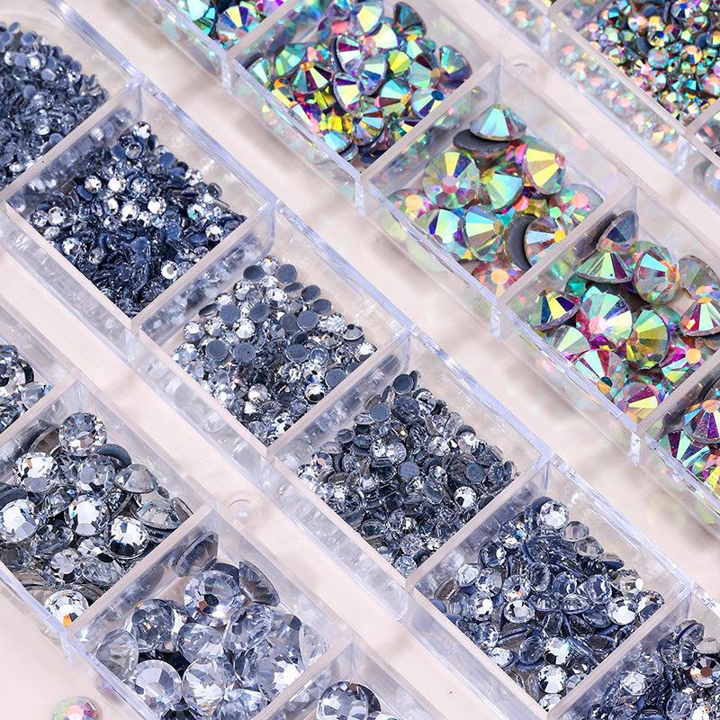 Doppelbox mit 12 Fächern Hot-Diamond-Set mit flachem Boden, Weiß Abss4-Ss30 Mehrgrößen-DIY-Kombination ca. 4000 Stück