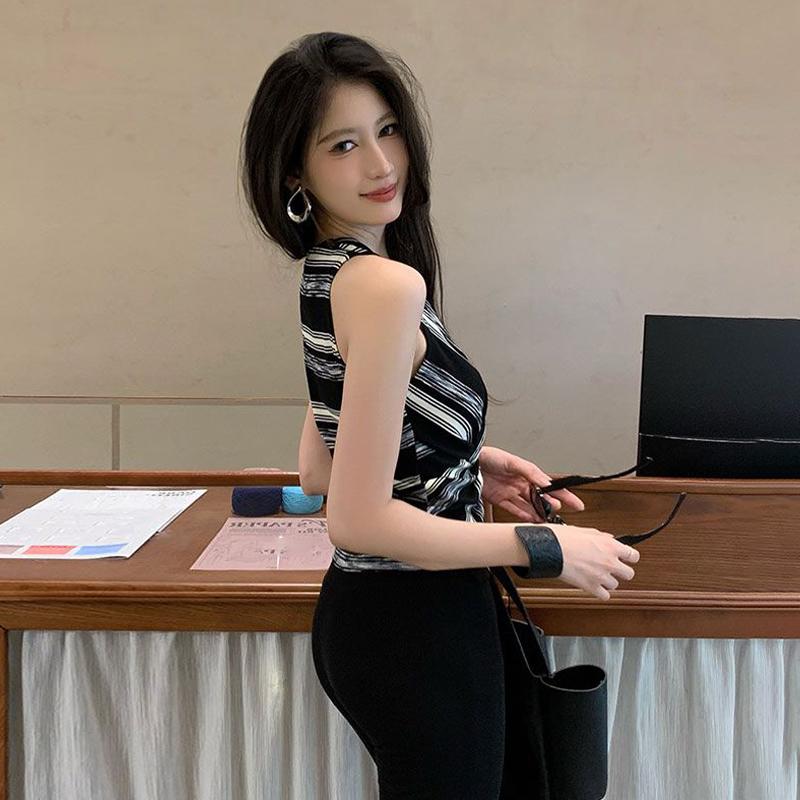 French Retro V-Neck Striped Vest Pleats Irregular Sleeveless Slim Knitted Top For Women