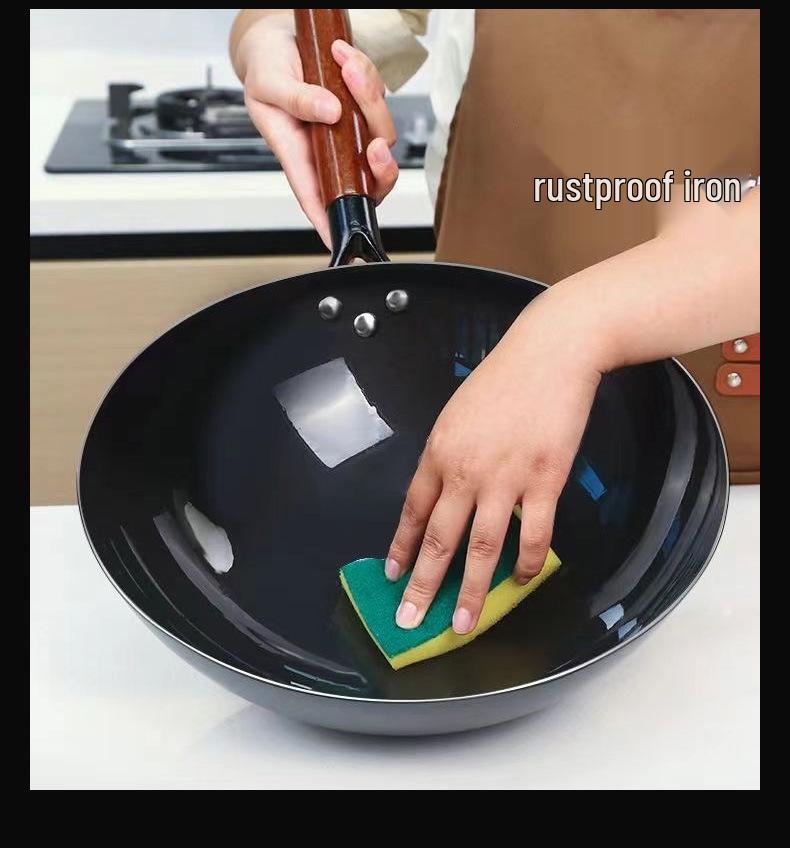 Vintage Nitrided Cast Iron Wok: Rust-resistant, non-stick, well-seasoned stir-fry pan for gas stoves, ideal for home cooking.