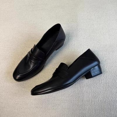 Retro Shoes - Versatile Loafers for Women, with Thick Heels and Rounded Toe Caps.